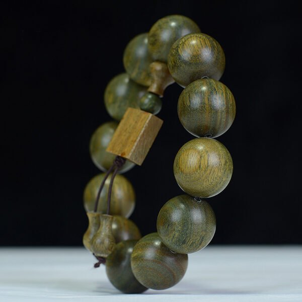 Green sandalwood, aged material, submerged in water, sandalwood, natural wood, Buddha beads, bracelets symbolize health and longevity - Image 2