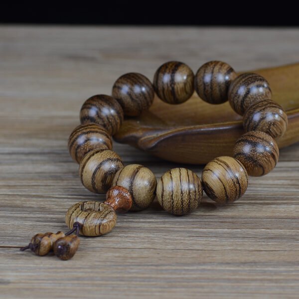 Vietnamese agarwood bracelet with tiger skin pattern, men's and women's boutique small hole square decoration bracelet - Image 3